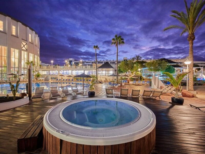 Sandos Papagayo Beach Resort