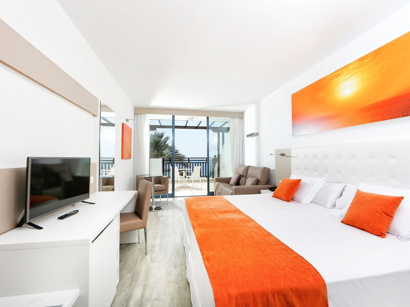 Sandos Papagayo Beach Resort