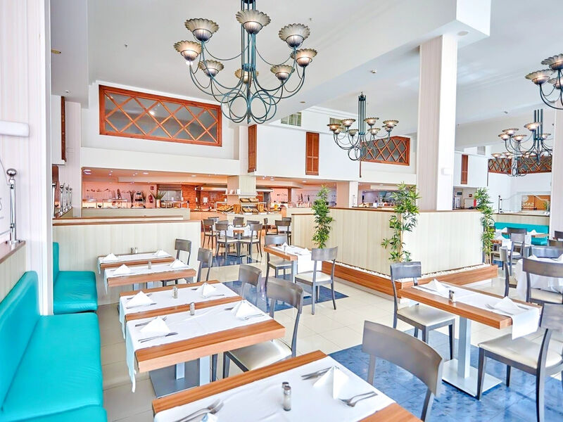 Sandos Papagayo Beach Resort