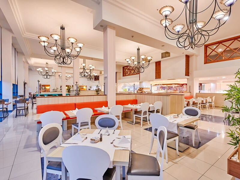 Sandos Papagayo Beach Resort