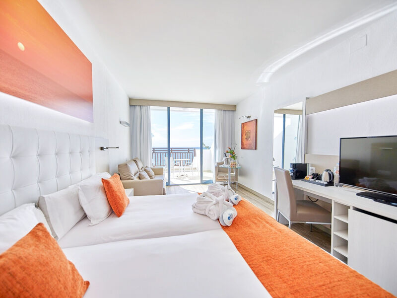 Sandos Papagayo Beach Resort