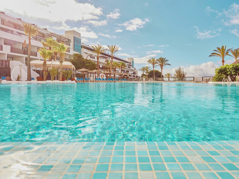 Sandos Papagayo Beach Resort