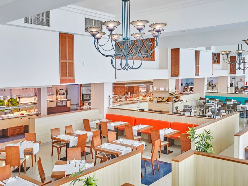 Sandos Papagayo Beach Resort