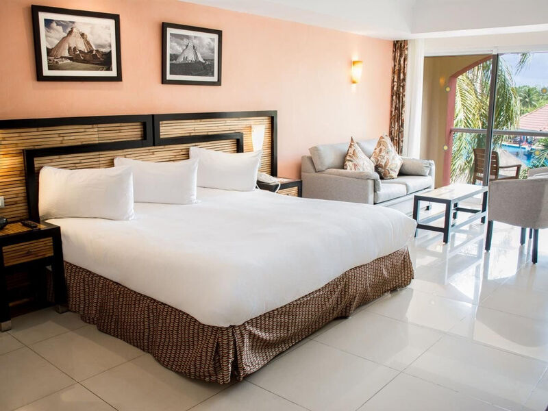 Sandos Playacar Beach Resort