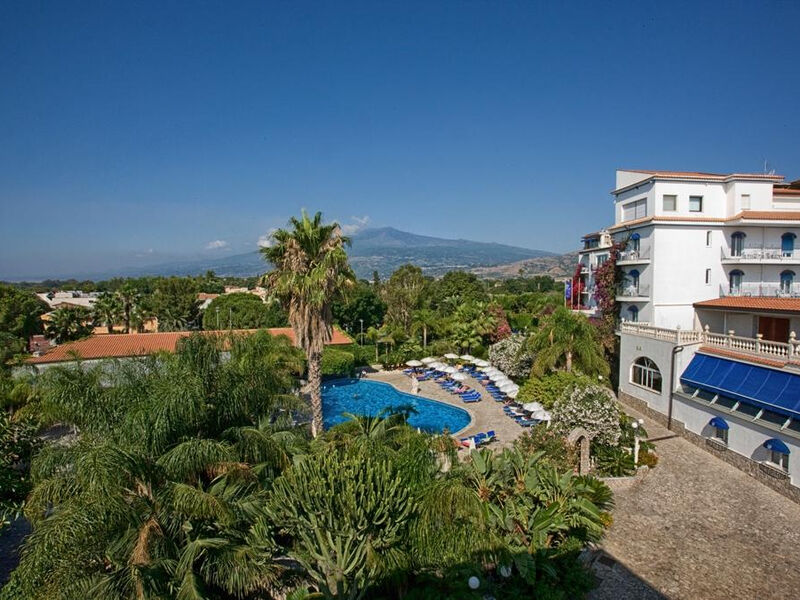 Sant Alphio Garden