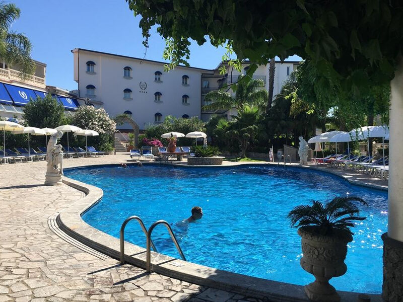 Sant Alphio Garden