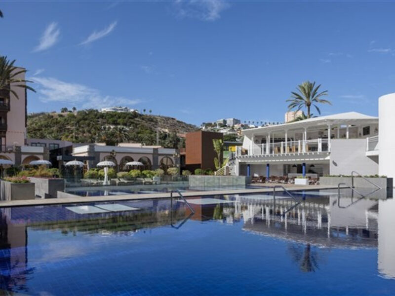 Santa Catalina, a Royal Hideaway