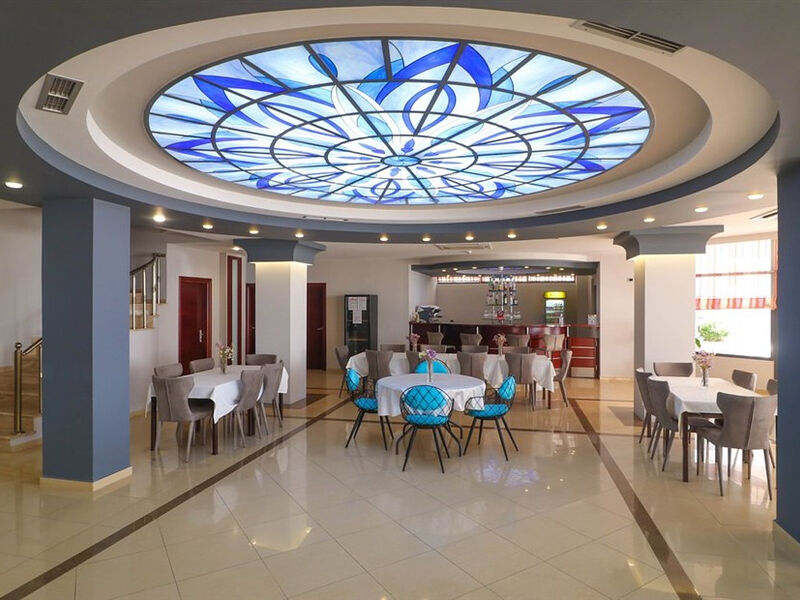 Saranda International