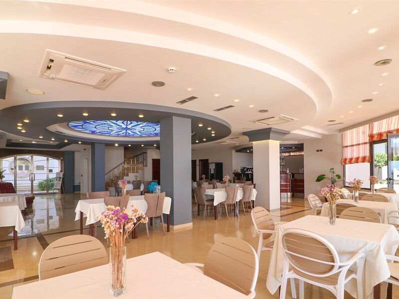 Saranda International