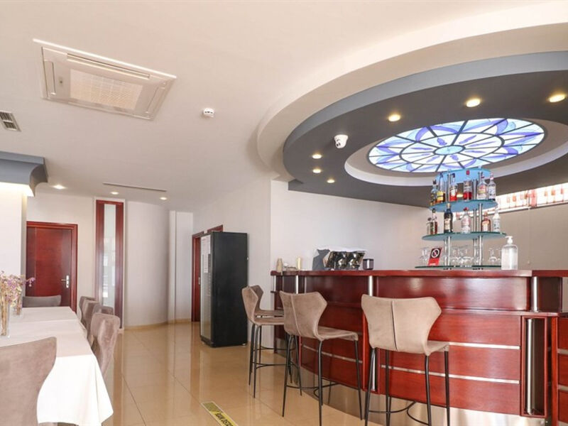 Saranda International