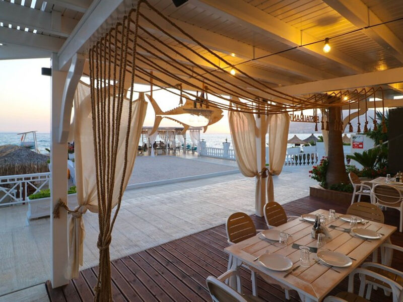 Saranda International