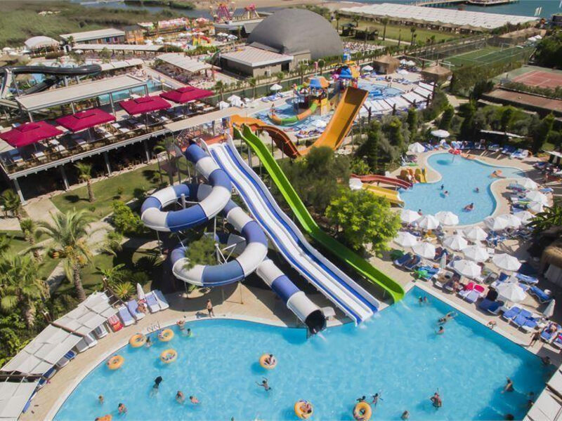 Saturn Palace Resort