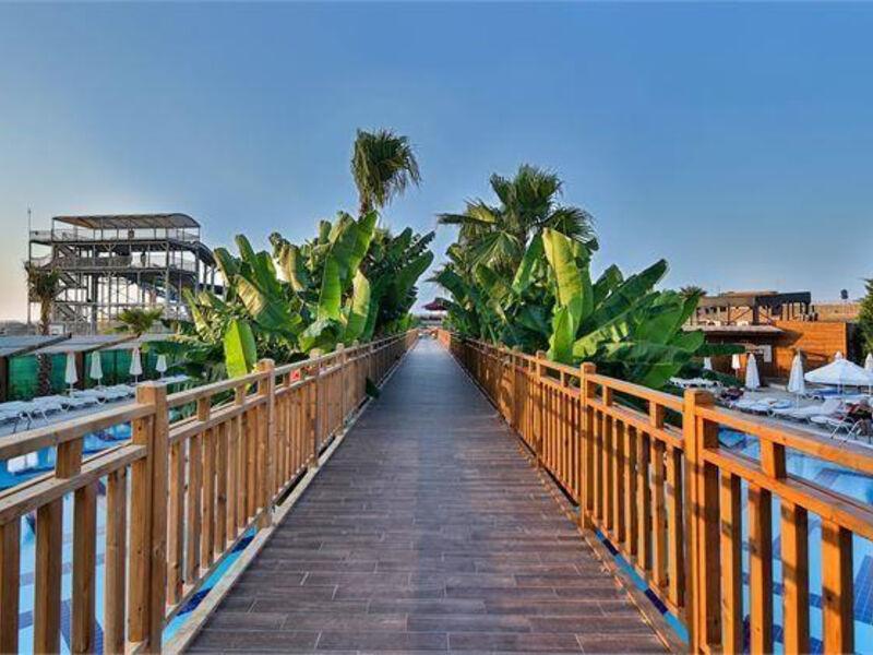 Saturn Palace Resort