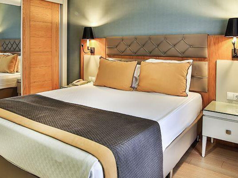 Saturn Palace Resort