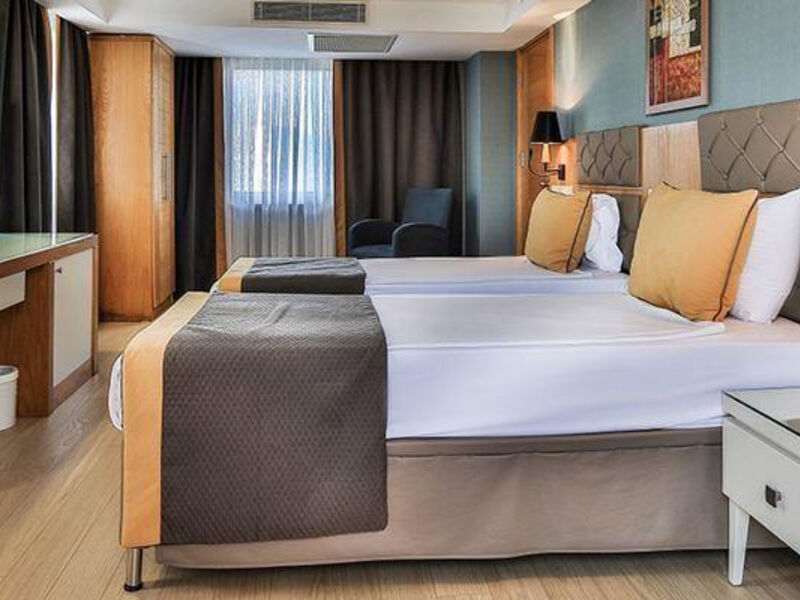 Saturn Palace Resort