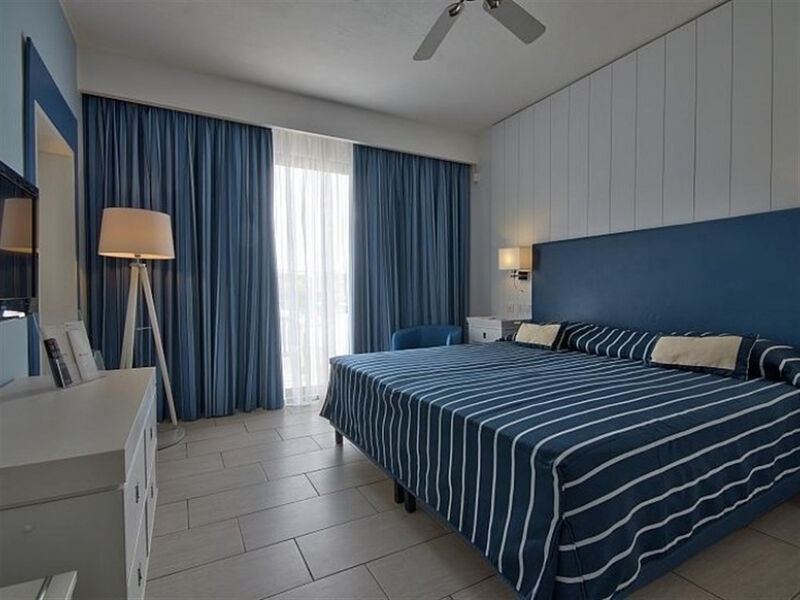 db Seabank Resort + Spa