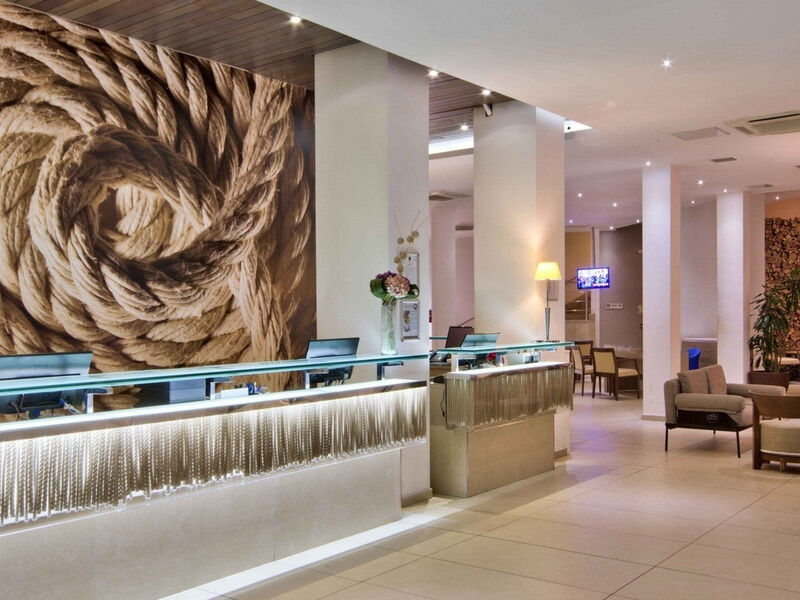 Db Seabank Resort + Spa