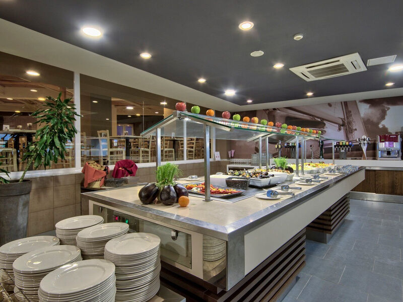 Db Seabank Resort + Spa