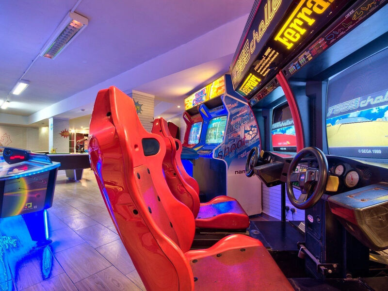 Db Seabank Resort + Spa