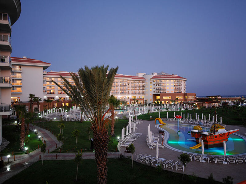 Seaden Sea World Resort & Spa