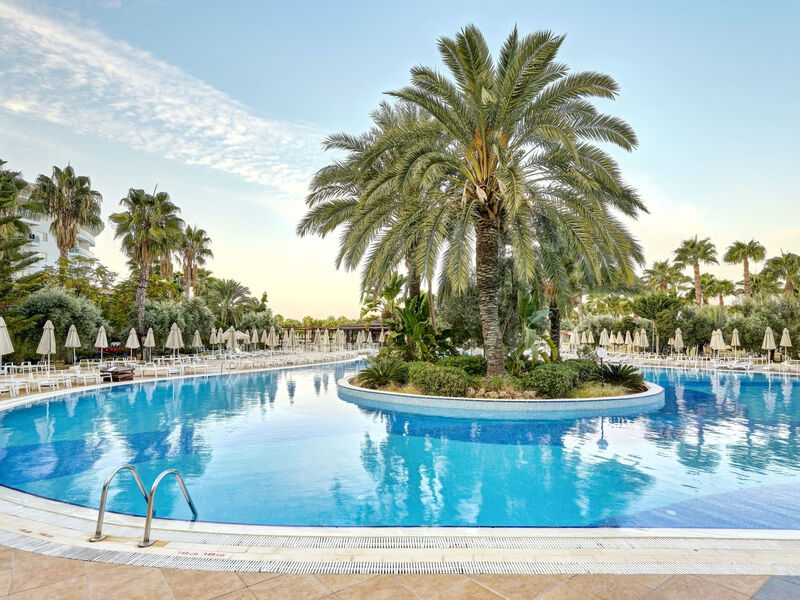 Sea World Resort & Spa