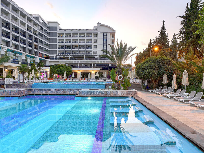 Seaden Valentine Resort & Spa