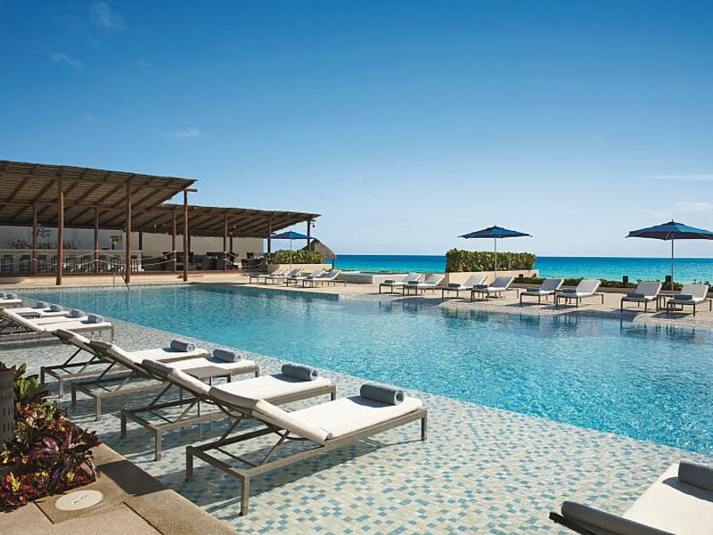 Secrets The Vine Riviera Cancún