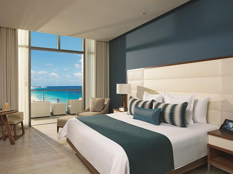 Secrets The Vine Riviera Cancún