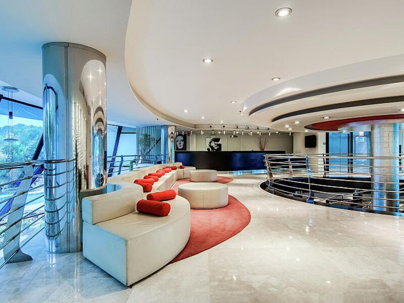 Senator Banús Spa