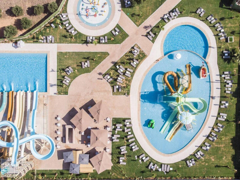 Senseana Sea Side Resort & Aquadventure