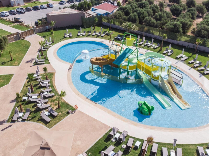 Senseana Sea Side Resort & Aquadventure