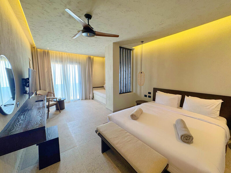 Sentido Naga Bay