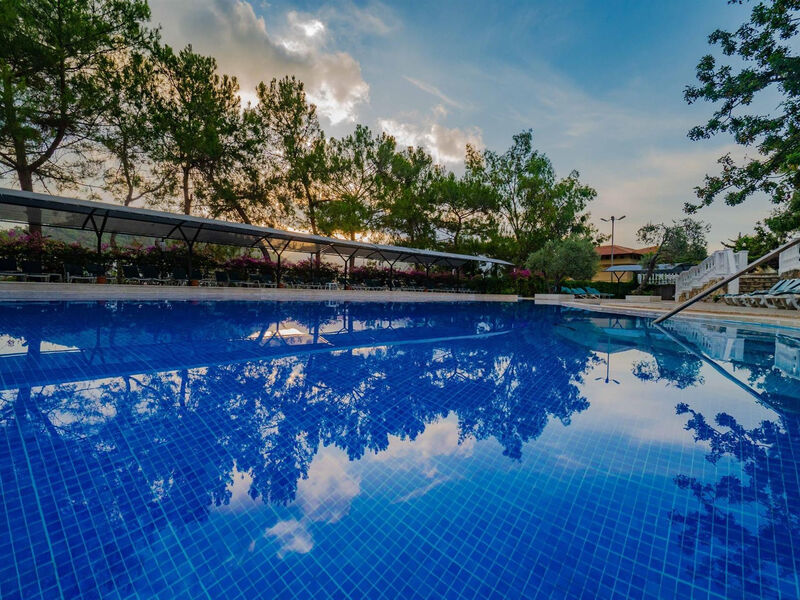 Senza Garden Holiday Club