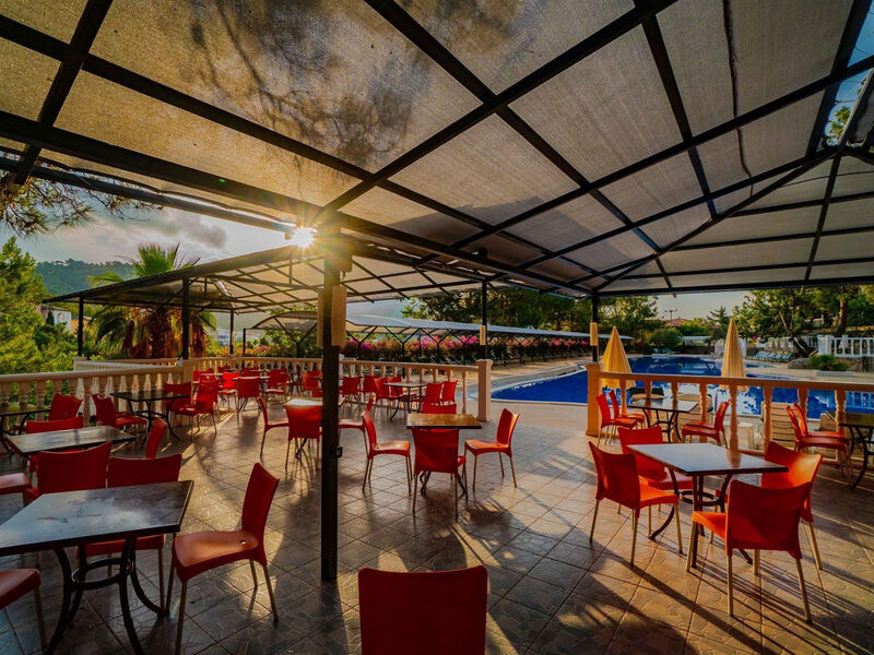 Senza Garden Holiday Club