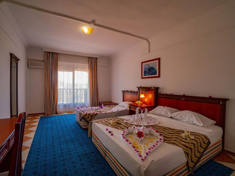 Senza Garden Holiday Club