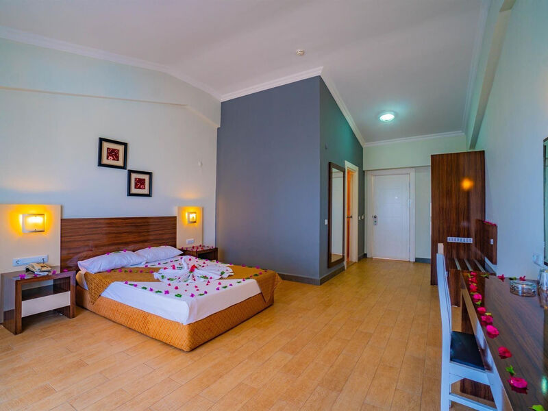 Senza Garden Holiday Club