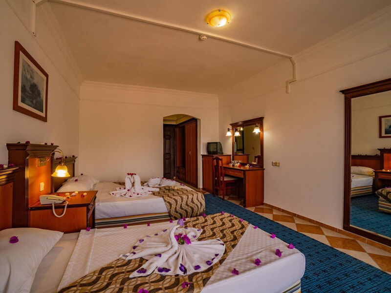 Senza Garden Holiday Club