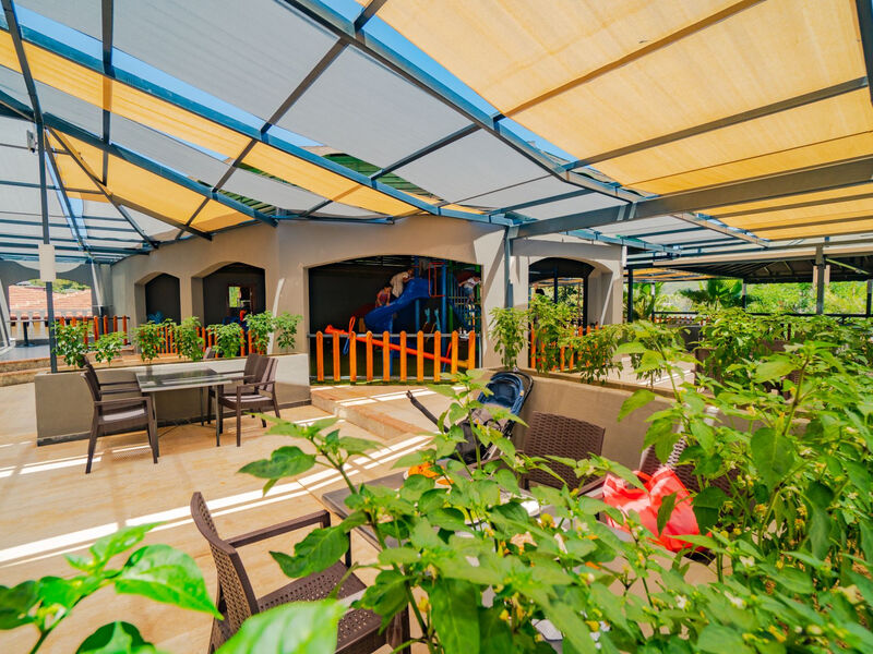 Senza Garden Holiday Club