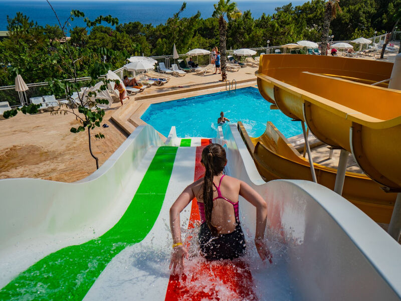 Senza Garden Holiday Club