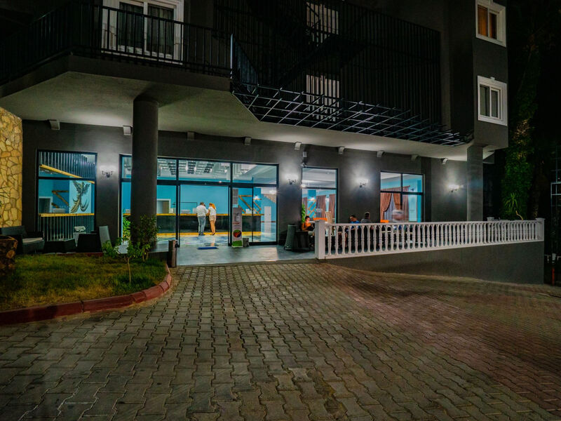 Senza Garden Holiday Club