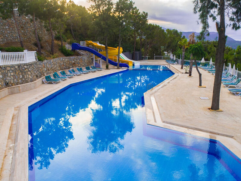 Senza Garden Holiday Club