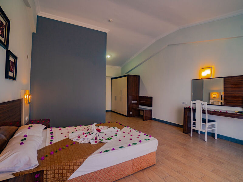Senza Garden Holiday Club