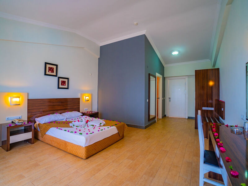 Senza Garden Holiday Club