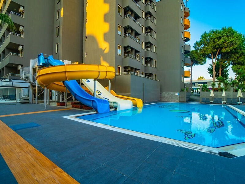 Senza Hotels Grand Santana