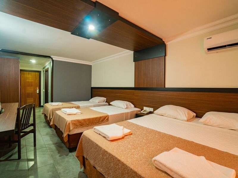 Senza Hotels Grand Santana