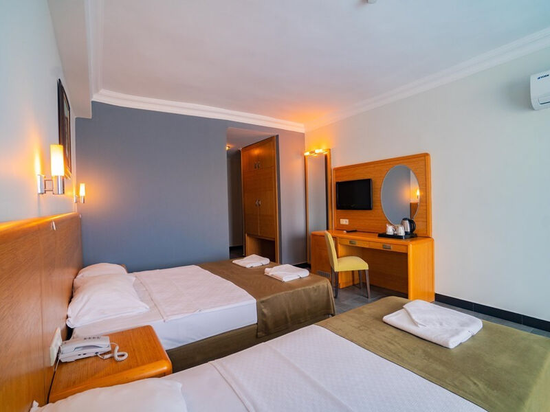 Senza Hotels Grand Santana