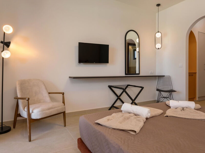 Serenity Luxury Hotel Agrilia