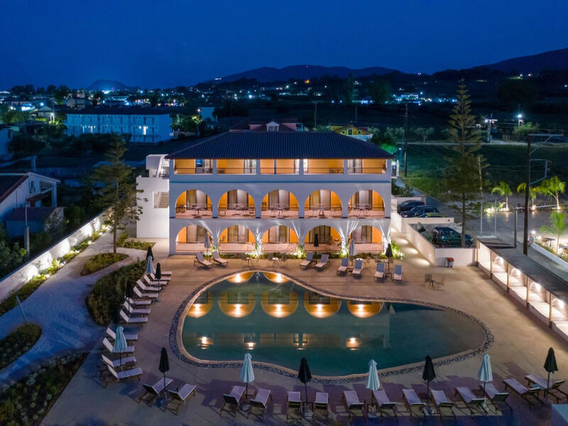 Serenity Luxury Hotel Agrilia