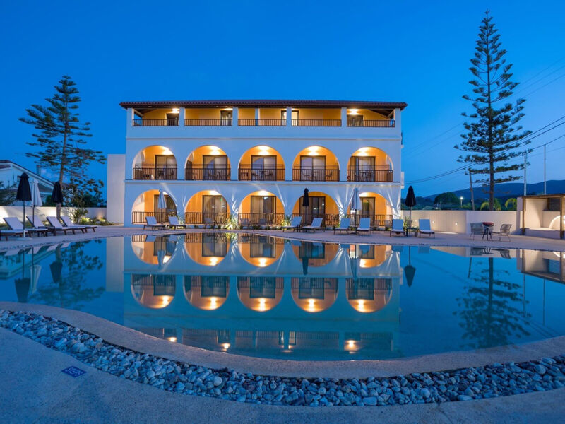 Serenity Luxury Hotel Agrilia