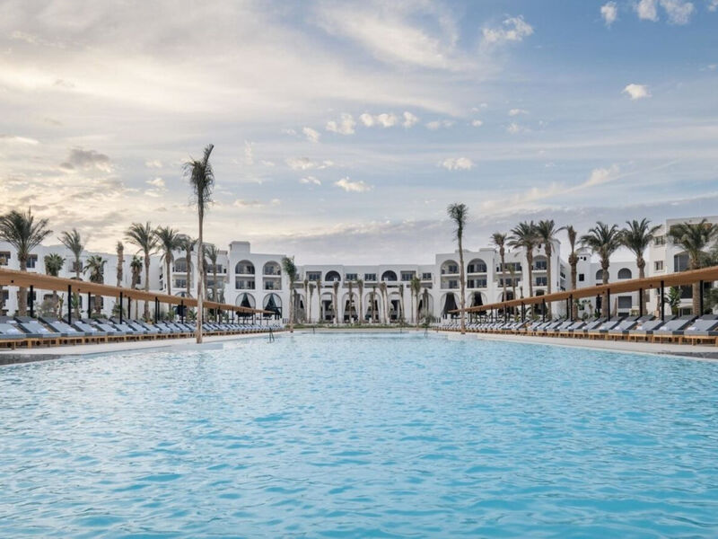 Serry Beach Resort